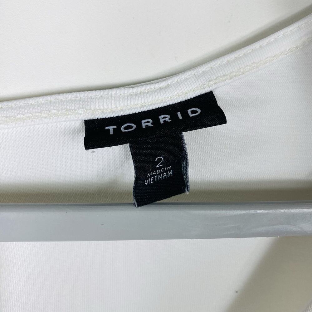 Torrid T-Shirt 2X White Twisted V-Neck Tee Top Short Sleeve Jersey Knit - Picture 7 of 9